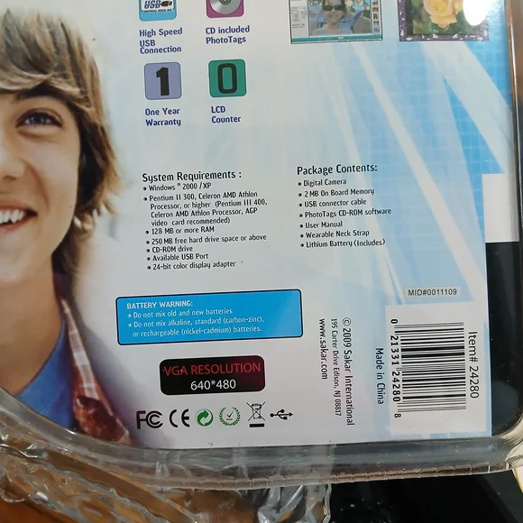 Micros Sleek Black Digital Camera - Picture 3 of 8